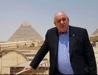 «Happy traveller» - Δεν θα πιστέψετε πόσα ταξίδια έκανε ο Τέρενς Κουίκ σε 26 μήνες!